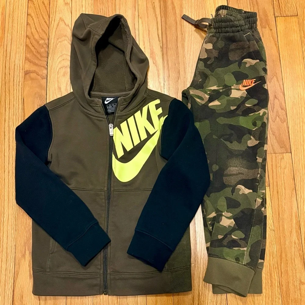 ✨ NIKE ✨ Little Boy’s Camo Set Joggers And Zip Up Hoodie Sweatshirt Sz M 5-6yrs - Picture 1 of 10